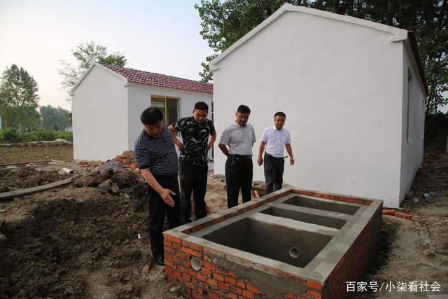 农村公厕改造造福群众，有的却成了摆设？专家：“为变而改革”不应该(8)