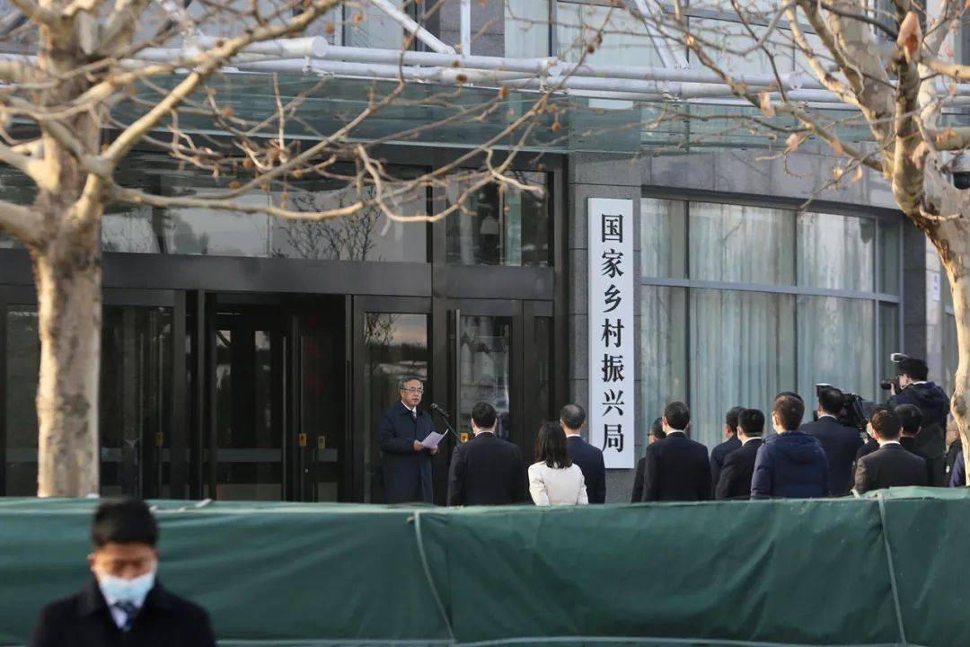 解决足球中吹黑哨的方案对策_乡镇法治乡村乡村振兴方案_乡村解决方案