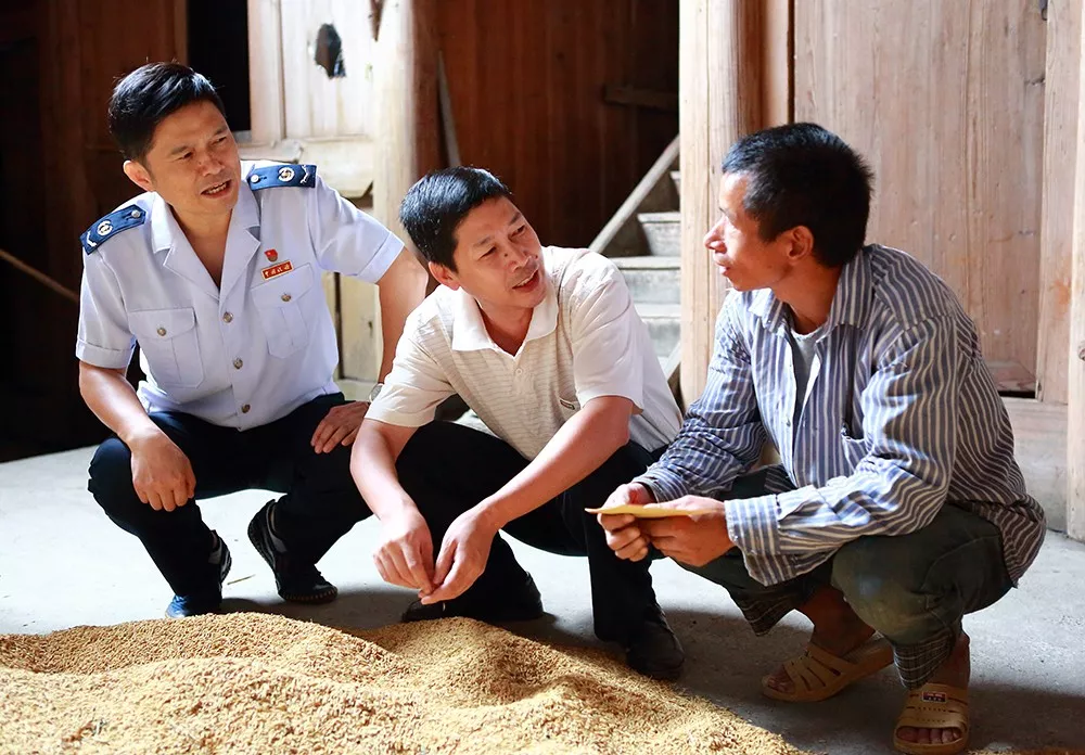 乡村扶贫_乡村产业扶贫没有因地制宜_乡村电商扶贫有哪些